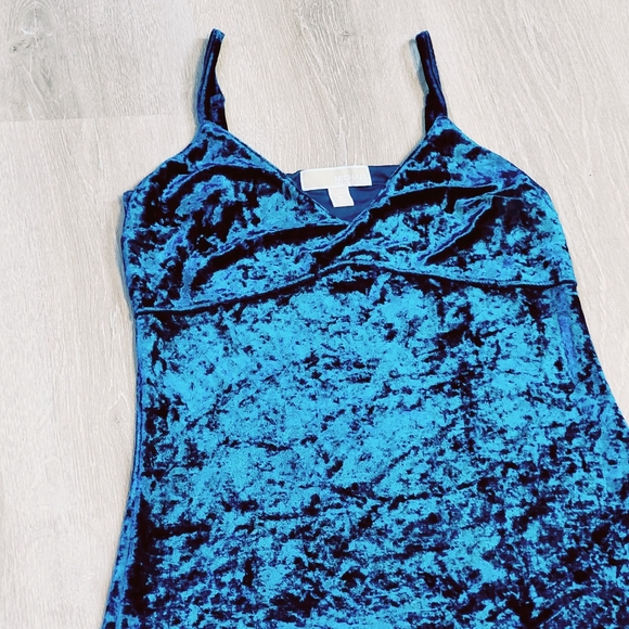 MICHAEL MICHAEL KORS: Crushed Velvet Maxi Dress Size Medium - Picture 8 of 10